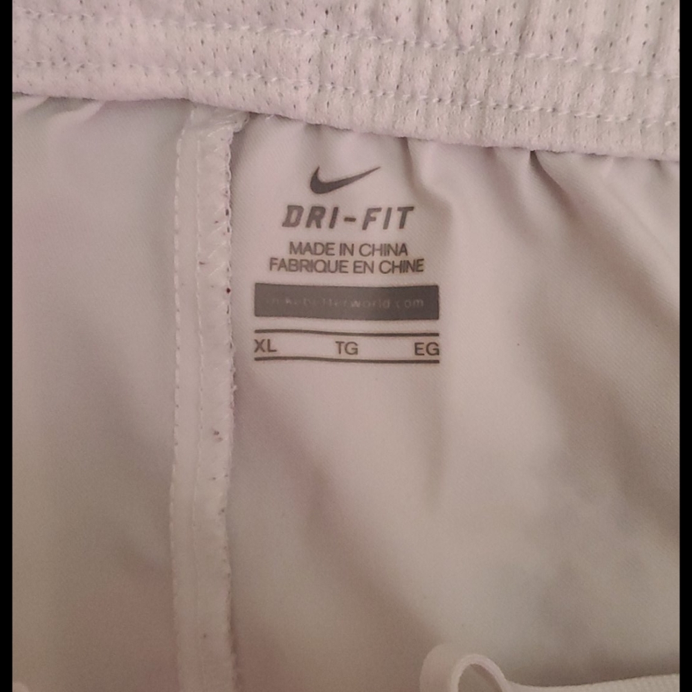 Nike shorts - Picture 4 of 4
